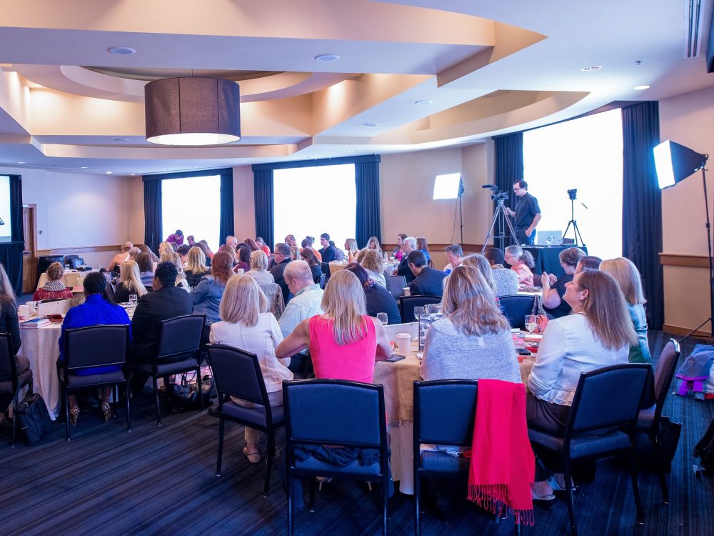 meeting-business-g1054d59c0_1920